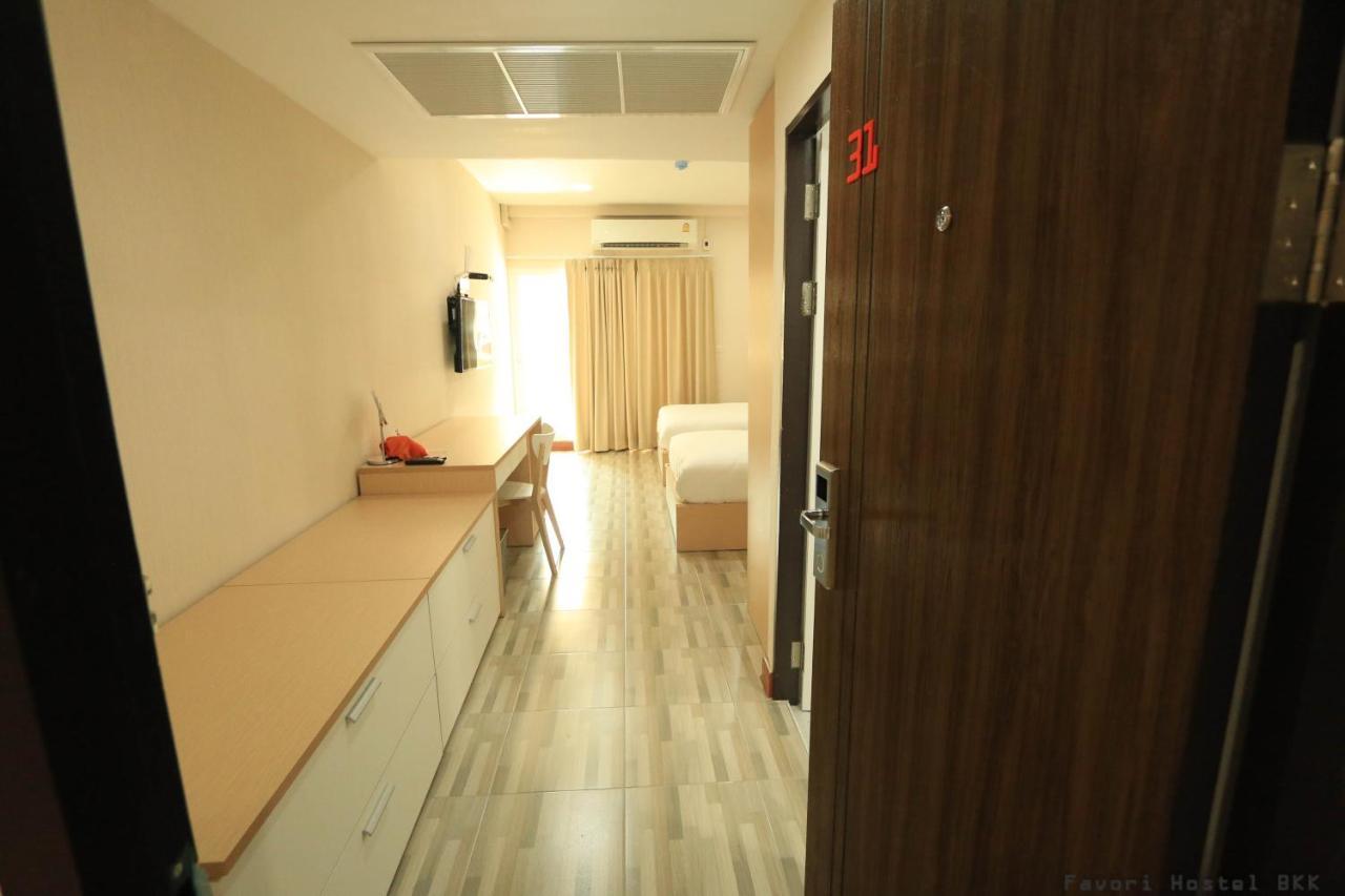 Favori Hostel Bangkok Surawong Kültér fotó
