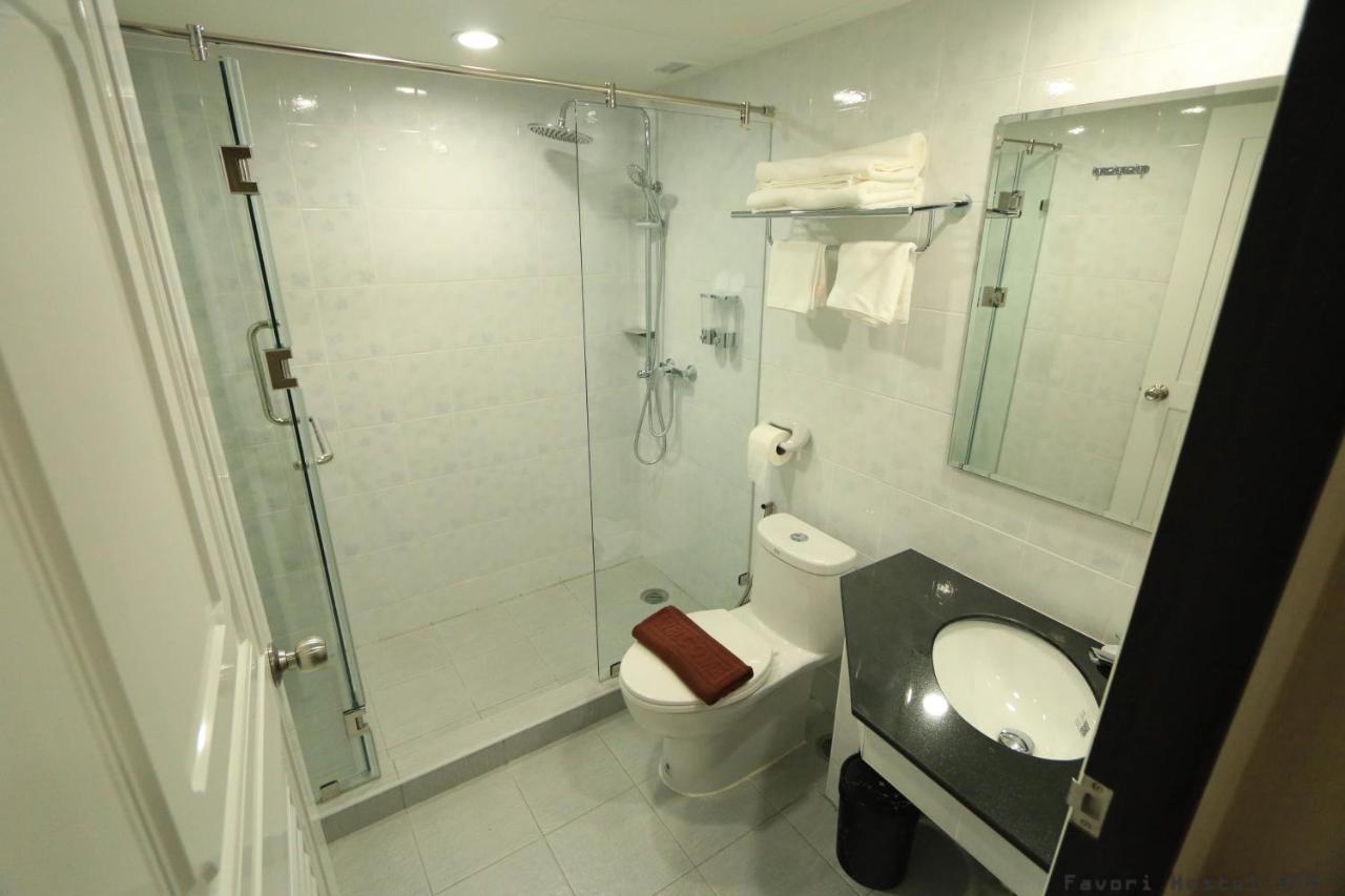 Favori Hostel Bangkok Surawong Kültér fotó