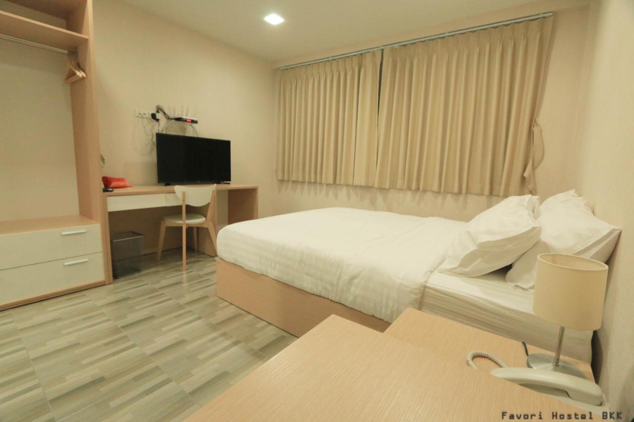 Favori Hostel Bangkok Surawong Kültér fotó