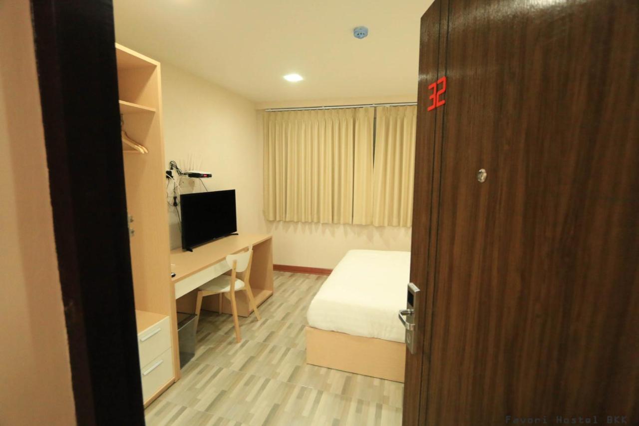 Favori Hostel Bangkok Surawong Kültér fotó