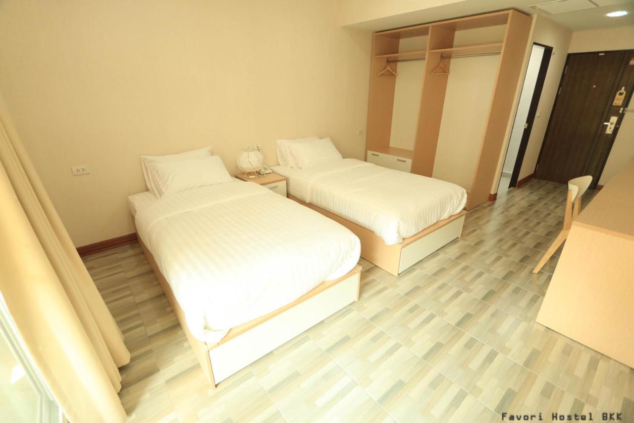 Favori Hostel Bangkok Surawong Kültér fotó
