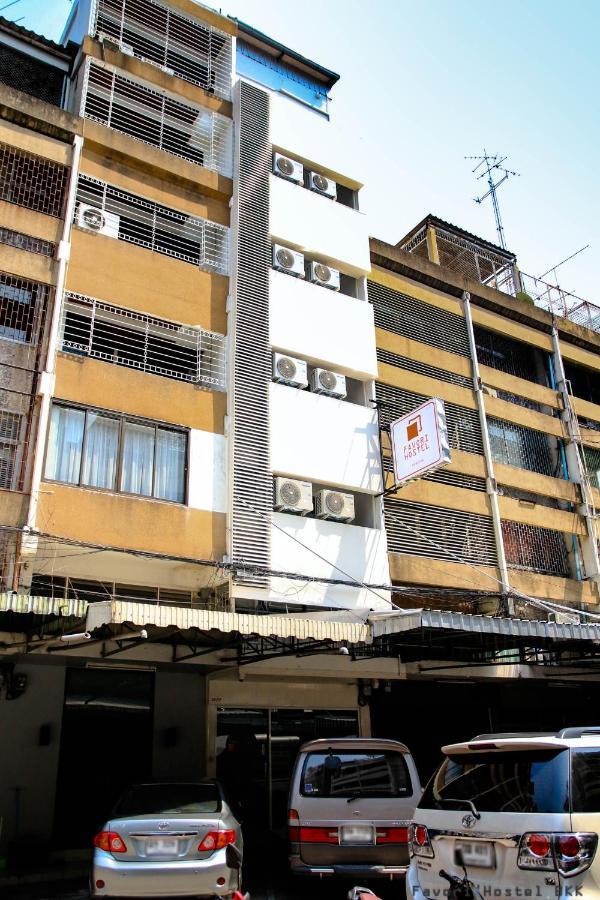 Favori Hostel Bangkok Surawong Kültér fotó